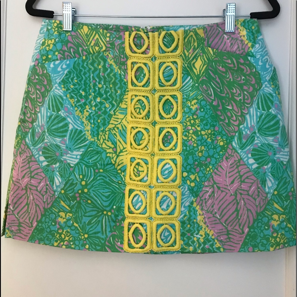 Lilly Pulitzer Mini Skirt w/ builtin shorts size 6